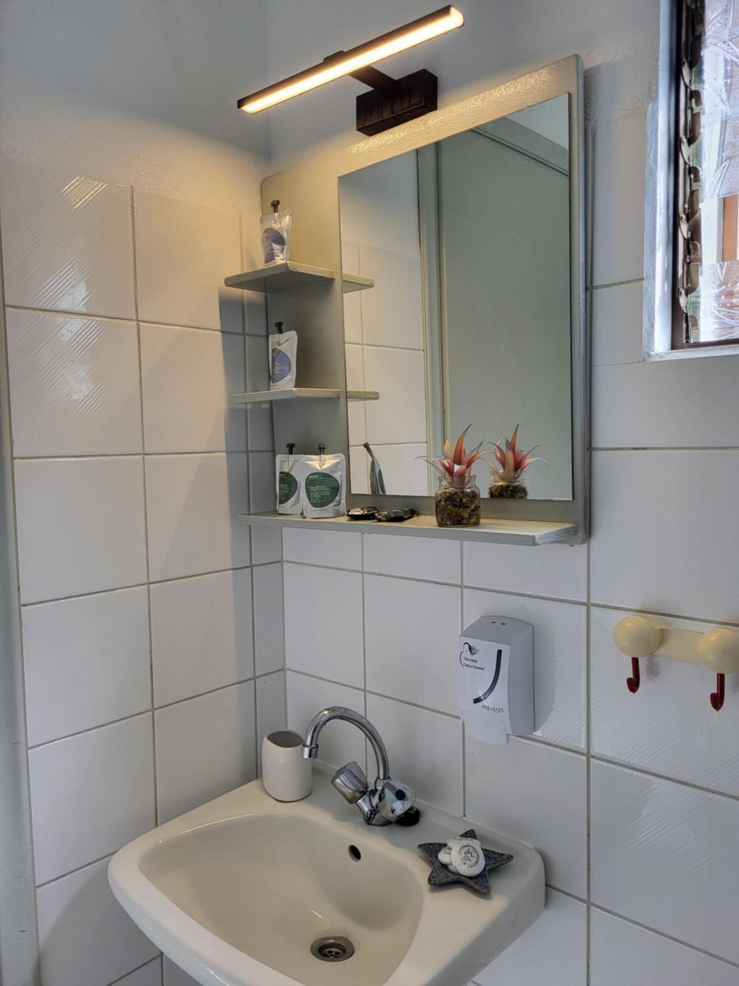 Aura Guesthouse Койнира Екстериор снимка
